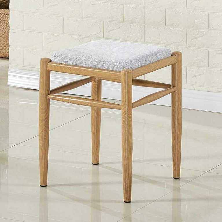 Род мягкой мебели табурет с мягким сиденьем